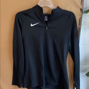 Women’s Nike Pullover